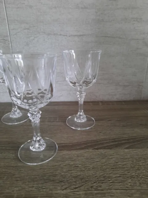 6 verres à vin blanc  en cristal d'Arques modèle Auteuil H 13,5 cm 3