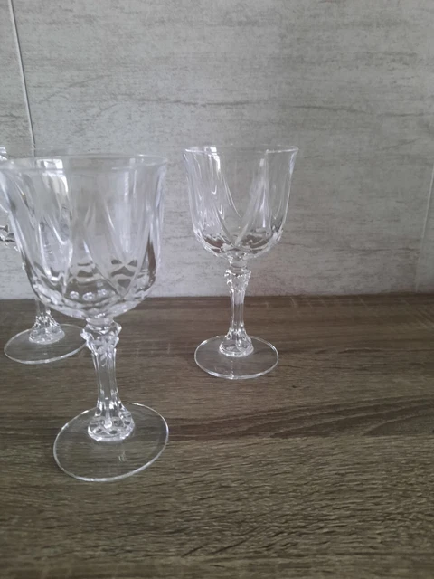 6 verres à vin blanc  en cristal d'Arques modèle Auteuil H 13,5 cm 3