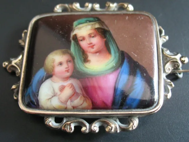 Brosche Miniaturmalerei Biedermeier Mutter Gottes mit Jesus Kind von ca. 1830