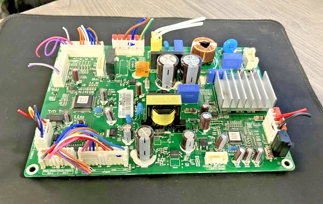 Carte Mère Réfrigérateur LG – EBR 82796704 – Occasion Fonctionnelle