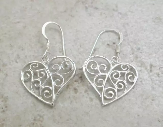 PRETTY .925 STERLING SILVER FILIGREE HEART EARRINGS  style# e0548