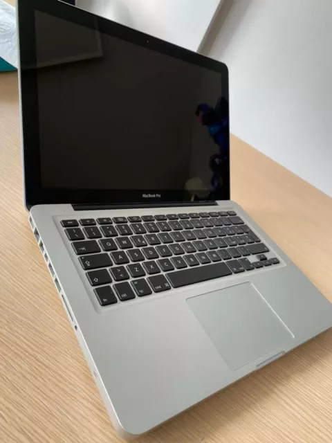 Apple MacBook Pro 13,3" (Intel Core i5, 2.50GHz, 4GB RAM, 500GB HDD) Laptop