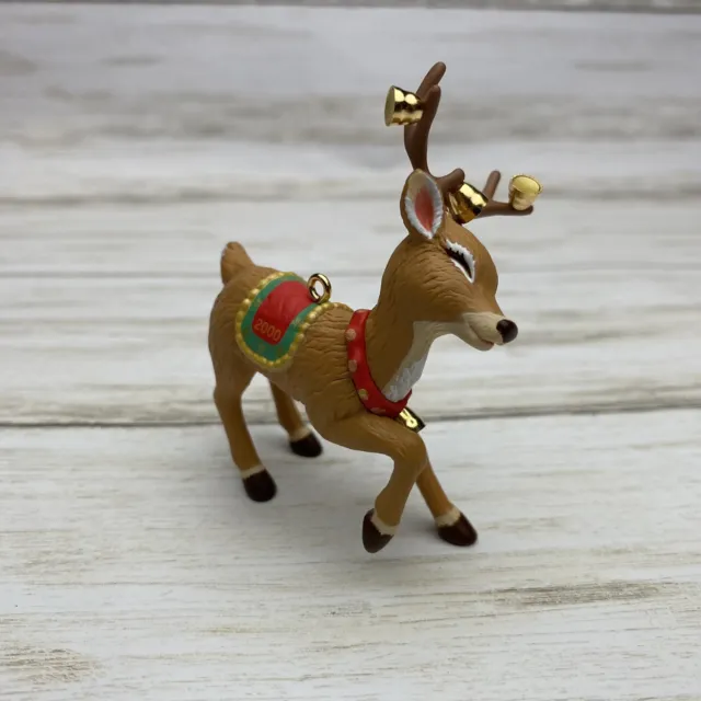 Vintage Hallmark Keepsake Ornament Collectors Club Ringing Reindeer 2000