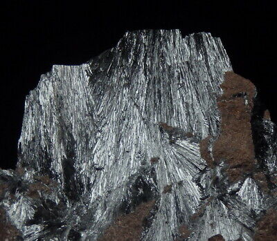 PYROLUSITE - beautiful lustrous crystals on matrix --- MOROCCO Imini Mine /pe562