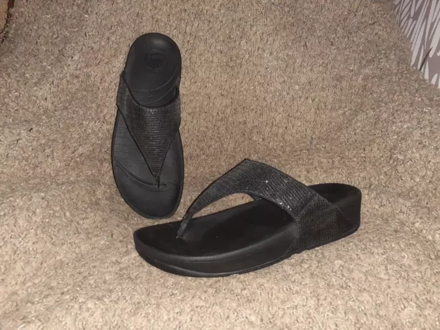 FITFLOP-LULU Superglitz Black Shiny Thong Wedge Sandals-Sz 10-Excellent