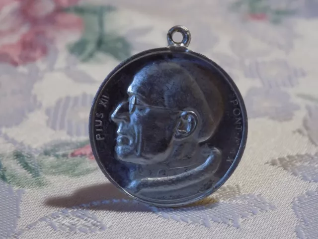 Pilgermedaille  Alu Pius XII Pont Max. ( Catacombe Di Domitilla Roma )