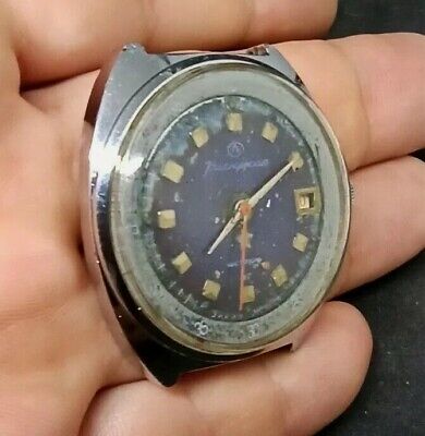 Vostok komandirskie chistopol vintage USSR watch 2234.   they don't work!