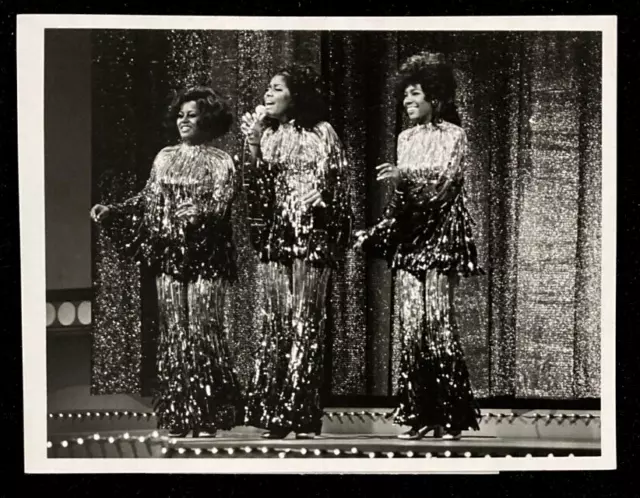 THE SUPREMES Original TV Press Photo Jean Terrell Mary Wilson R & B Soul Music