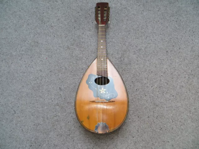 Mandolino posteriore ciotola italiana in buone condizioni di gioco in custodia rigida vintage.