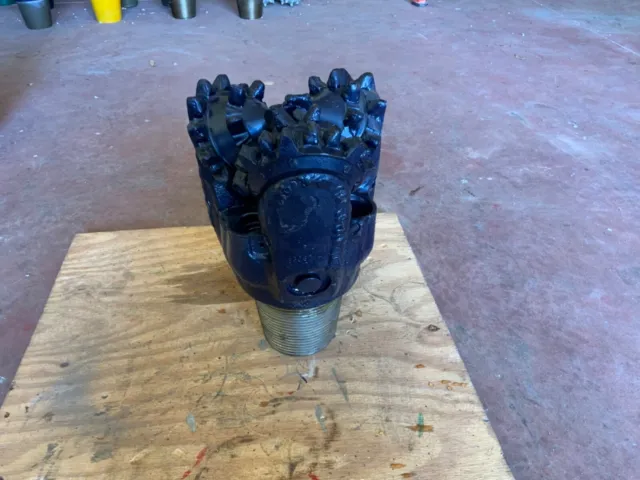 7 7/8 new  Security drill bit . Mill tooth sealed bearing. Oil. Gas . Water