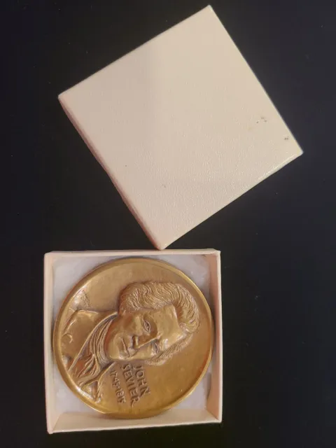 1975 SEVIER County Tennessee Bicentennial Medal.    JOHN SEVIER 130 gr  2-1/8 in