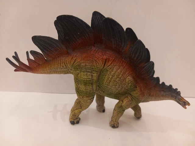 Safari Ltd Stegosaurus Wild Safari Dinosaur Figure – Educational Toy For Boys & Girls Ages 5-99
