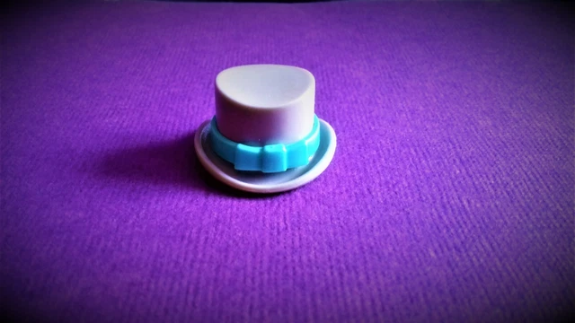 Bonnet Palace Skateboards Bleu Clair - Taille S/M, Rabat D'oreille Ajustable - Neuf Avec étiquettes