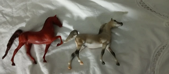 Breyer Paddock Pals Ash Arabian Stallion And Prancing Chestnut Mare. 6x5"