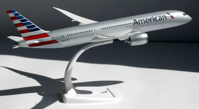 American Airlines - Boeing 787-9 - 1:200 - Herpa Snap-Fit 612043 B787 Dreamliner