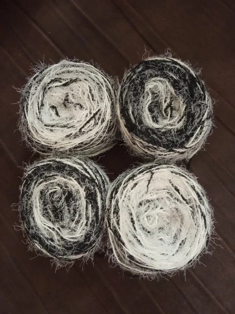 Fil à Tricoter Fantaisie Poilu Noir Et Blanc - 525g - Mohair D'Italie