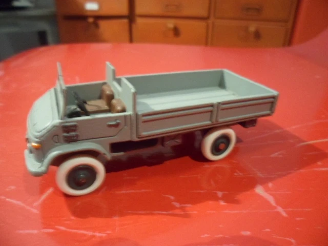 BOITE REPRO DINKY Mercedes Unimog Camionnette Militaire Phase I N°821