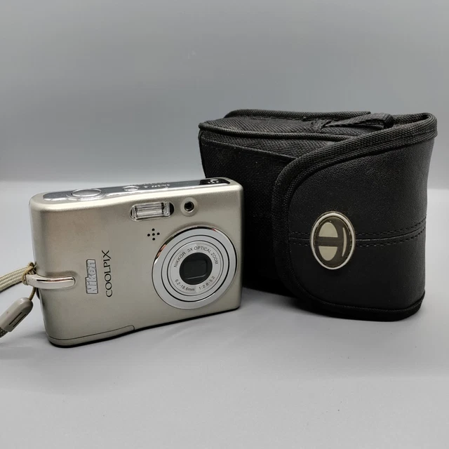 Nikon Coolpix L11 6.0MP Compact Digital Camera Silver Tested
