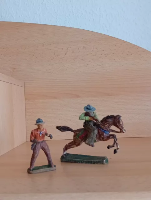 Elastolin Cowboy springendes Pferd mit Reiter Masse Figur Wild West Spielzeug