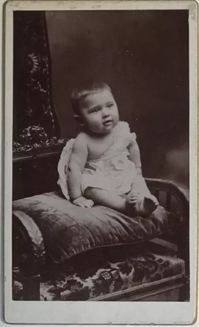 Bébé au fauteuil Photographie Carte de visite Vintage PL34L4P37