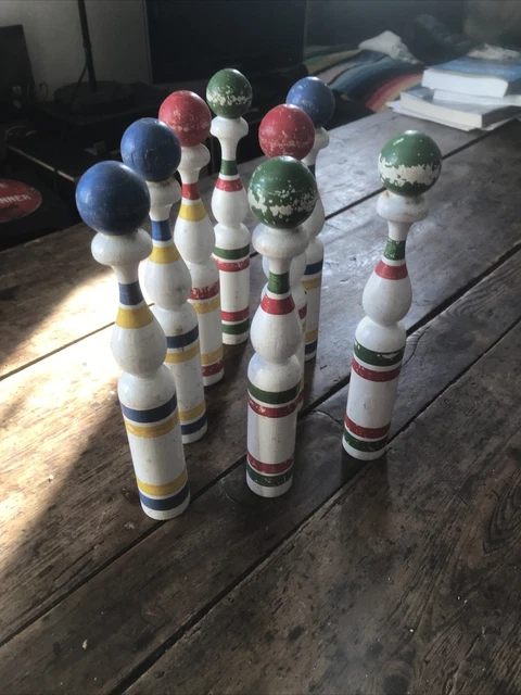 Jeu De Quilles Miniature Ancien - Bois Peint Vers 1920 - 12 Quilles - Hauteur 10,6 Cm