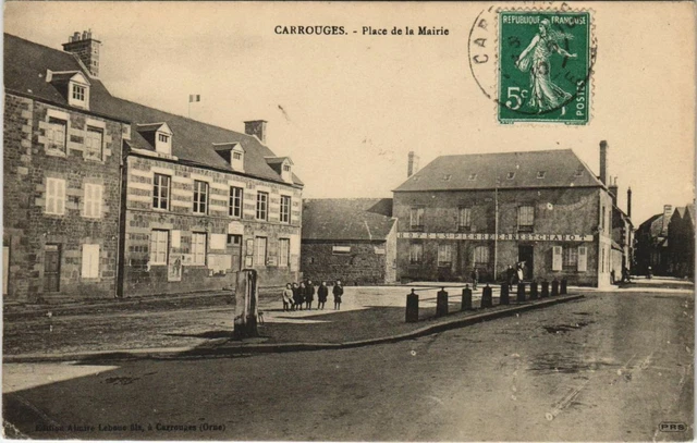CPA Carrouges Place de la Mairie FRANCE (1054061)