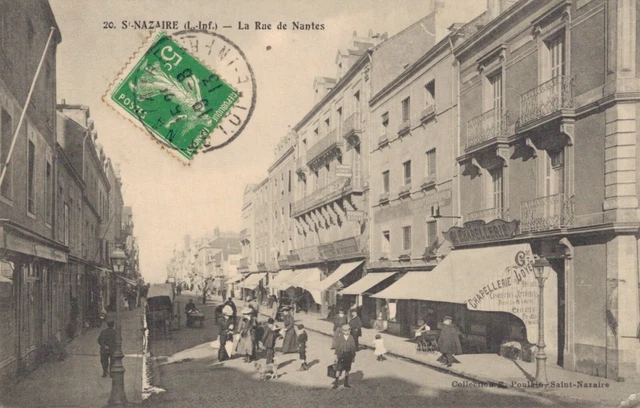 Saint-Nazaire - La Rue de Nantes a l'intersection de la Rue Amiral à