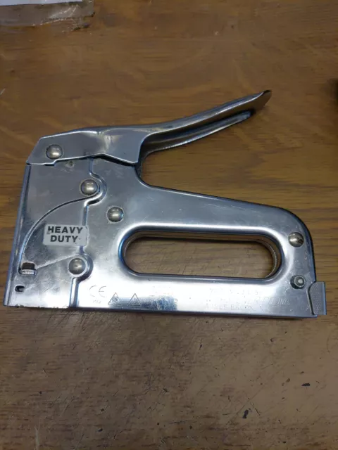 ARROW T50  HEAVY DUTY STAPLE GUN.  used