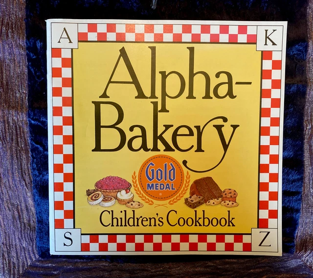 Alpha-Bakery Children's A-Z Cookbook by General Mills Gold Medal Flour Like NEW