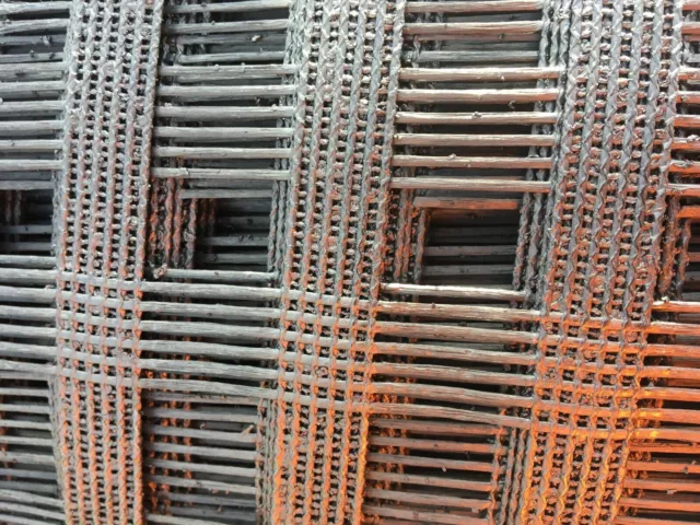 Geogrid stratagrid 650  6' x 75'  REINFORCING MESH fabric  RETAINING WALLS