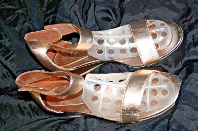 GAMINS of course LADIES ROSE GOLD LEATHER SANDALS. WORN ONCE. EURO SZ : 41.
