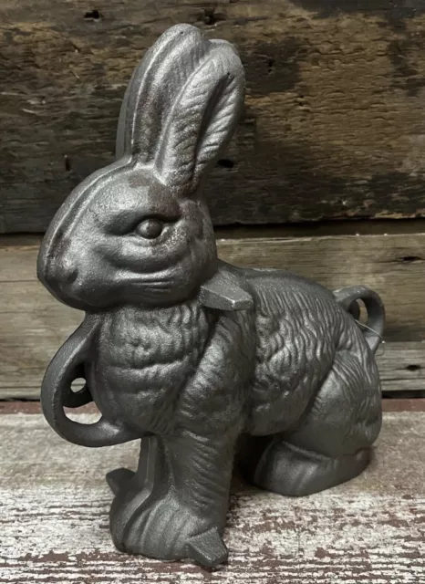 Cast Iron 10” Tall Bunny Rabbit Griswold Vintage Cake Mold