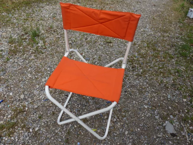 Ancien fauteuil de camping pliant en toile orange vintage