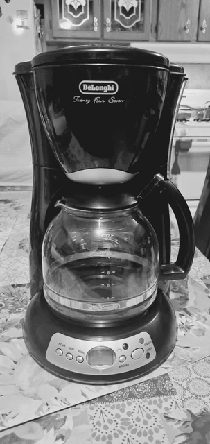 DELONGHI DC59TB 12-Cup Coffee Maker AROMA Black with 24-7 Timer Automatic Off