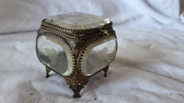 XIXe Napoleon III - Boite à Bijoux Coffret Verre Gravé oiseau et feuilles vigne