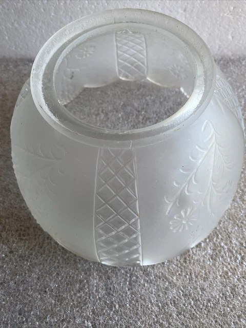 Vtg 3” ID  4” OD Fitter Frosted FLoral ETCHED FILIGREE GLASS GAS  LAMP SHADE 2