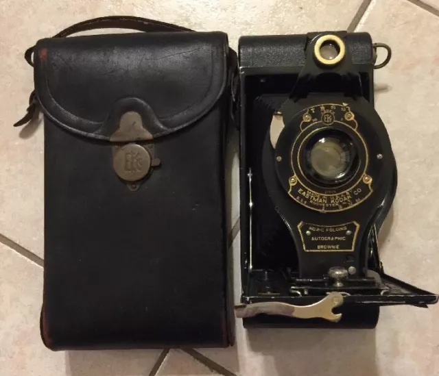 Antique Eastman Kodak No.A-130 Folding Autographic Brownie With Leather Case