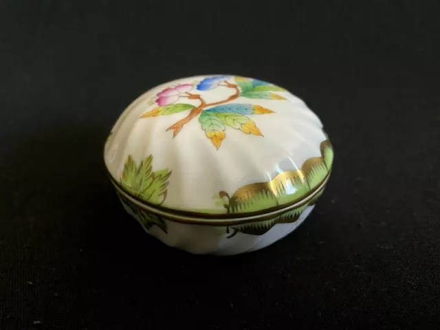 Herend Porcelain Handpainted Queen Victoria Trinket Box 6037/Vbo