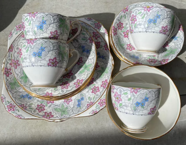 A Royal Grafton Fine Bone China Floral Tea Set Cups & Saucers Side Cake Plates