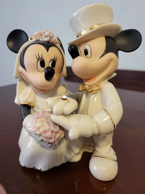 Lenox Disney Minnie's Dream Wedding Cake Topper Figurine Mickey Mouse Ring NEW