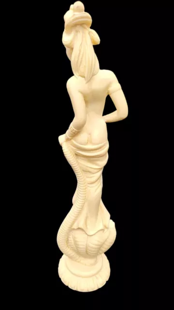 Sculpture danseuse asiatique interférée  par des reptiles 2