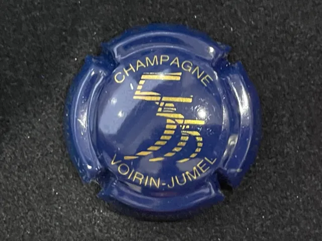 capsule de champagne "voirin jumel n°4 bleu foncé et or " côte de 2 euros.