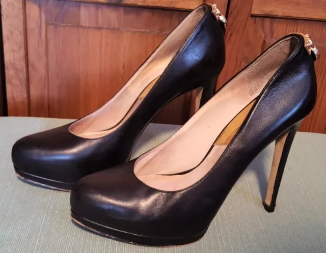 Antoinette store platform pump