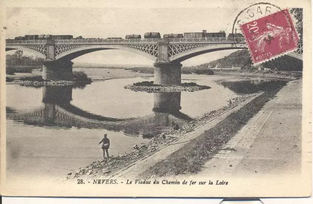 Nevers - Le viaduc du chemin de fer sur la Loire
