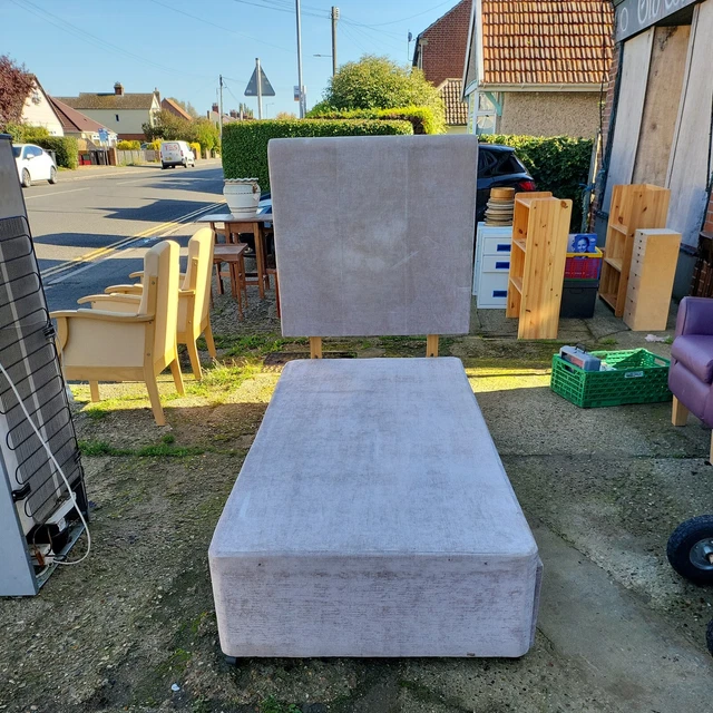 3FT SINGLE DIVAN Bed Luxury Two Drawers Free Headboard! £55.00