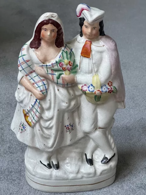 Antike Staffordshire Figur  - Paar in Tracht mit Blumenkorb - Sammlungsauflösung