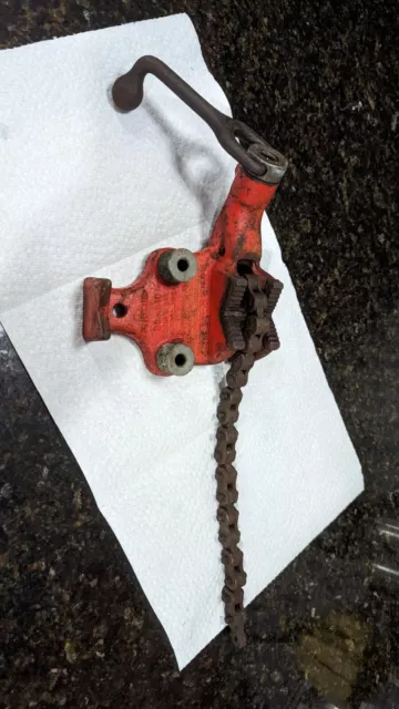 RIDGID BC-210 Bench Chain Vise 1/8" To 2-1/2"
