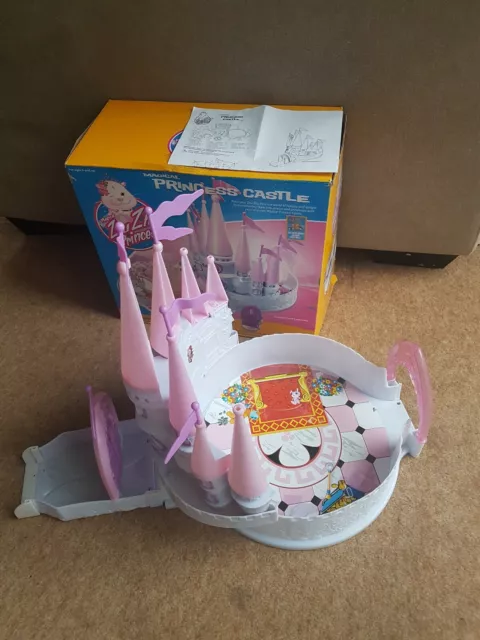 ZHU ZHU PRINCESS MAGICAL PRINCESS CASTLE with PRINCESS SNOWCUP HAMSTER WITH BOX 10.99 PicClick UK