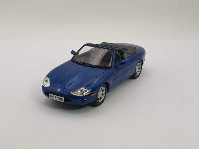 JAGUAR XK8 - XKR cabriolet rouge Phoenix 1/43
