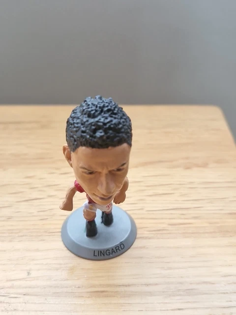 Mua SOCCERSTARZ Kylian Mbappe Paris Saint Germain Figure Trên Amazon